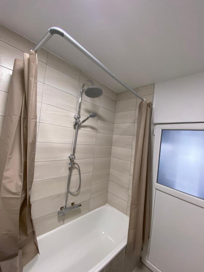 Ferienwohnung Apartament Hause Sasca Oradea Exterior foto